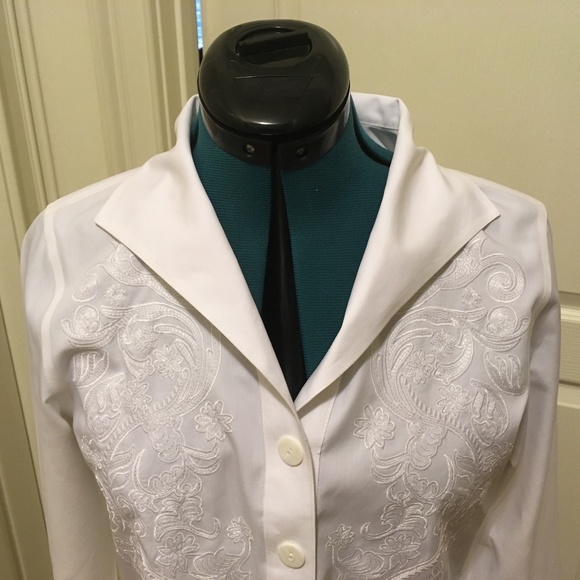 Coldwater Creek Pristine White Embroidered Button Down - Picture 3 of 7